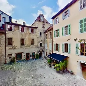 De Charme Au Coeur De La Vieille Annecy