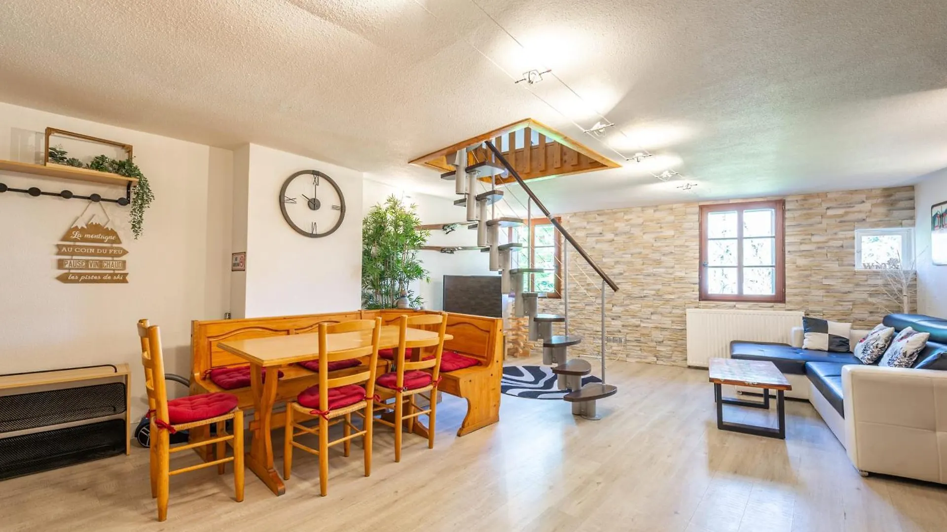 אנסי Lodge Et Castle 0*,  צרפת